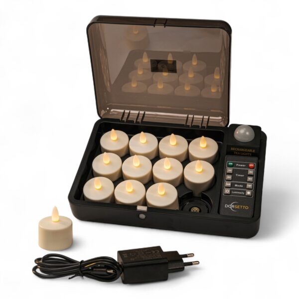 Een set van 12 waterdichte, oplaadbare LED-Waxine/theelichtjes in warm wit met een brandtijd tot 400 uur, inclusief afstandsbediening - alles op een witte achtergrond.