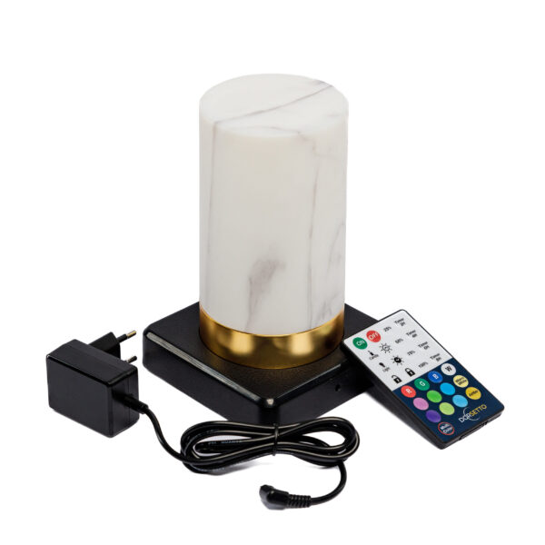 De Tafellamp DORSETTO oplaadbaar 105 uur is een waterdichte, cilindervormige lamp in wit-grijs marmerlook met afstandsbediening, ideaal voor veelzijdig gebruik.